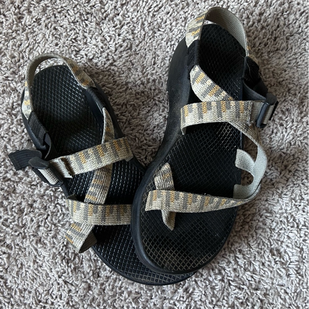 Chaco Women's Strappy Sandals - Black and Cream (8W)